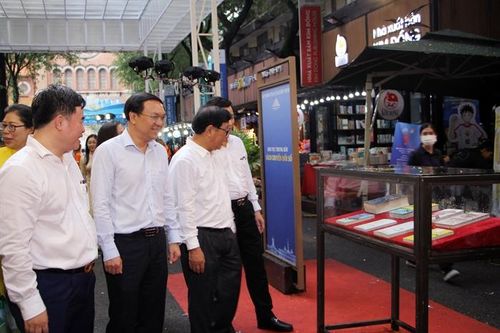 Khai mạc Triển lãm kỷ niệm 70 năm ngày truyền thống ngành Xuất bản, In và Phát hành