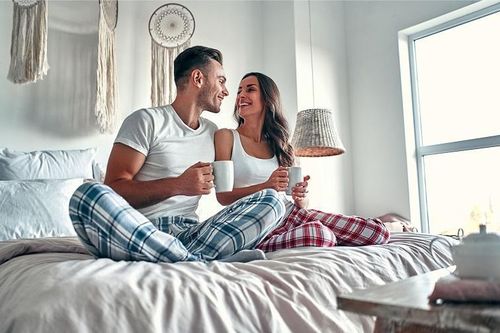 Lý do đàn ông thường cảm thấy 'bùng cháy' khi thức dậy