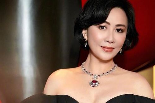 Bức ảnh gây tranh cãi của Lưu Gia Linh