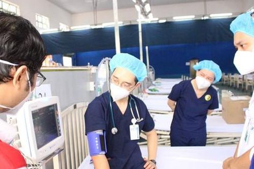 Chênh lệch thu nhập lớn phá vỡ sự công bằng giữa nhân viên y tế
