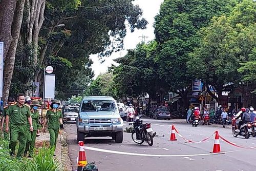Va chạm giao thông, nam thanh niên dùng dao đâm chết người