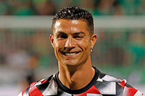 Ronaldo quá vô duyên, Rashford và Martial đưa MU trở về từ cõi chết