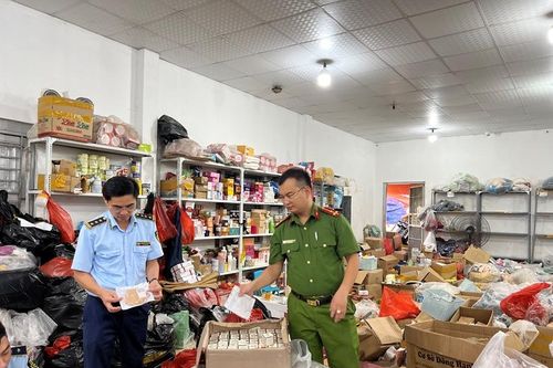 Thu giữ hàng chục ngàn sản phẩm hàng hóa có dấu hiệu giả mạo nhãn hiệu nổi tiếng