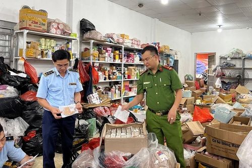 Tuyên Quang: Triệt phá 'tổng kho' chứa hàng giả, hàng nhập lậu
