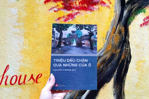 Vẽ chân dung Hà Nội qua những bước chân đi về