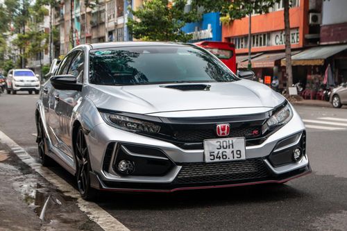 Ông Đặng Lê Nguyên Vũ sở hữu Honda Civic Type R độc nhất Việt Nam