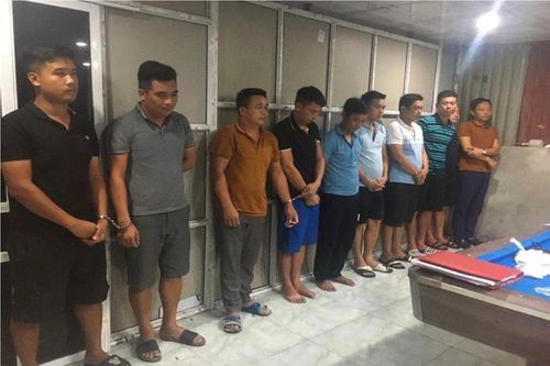 Bắt quả tang chiếu bạc trong quán đánh bida