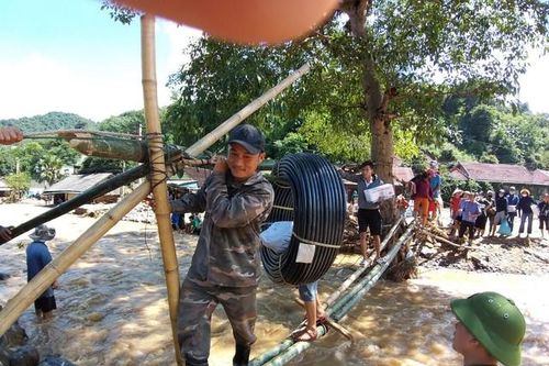 Hồi sinh bản làng sau lũ dữ
