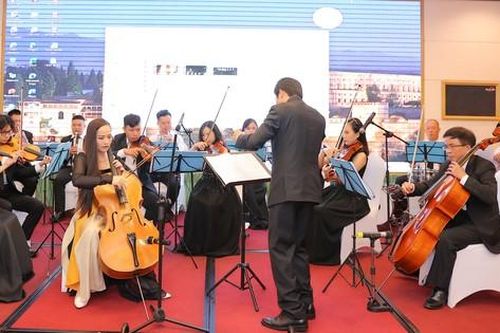 Dàn nhạc giao hưởng của Rumani sang biểu diễn với nghệ sĩ Việt Nam