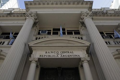 Argentina thắt chặt kiểm soát nhập khẩu để bảo toàn dự trữ USD