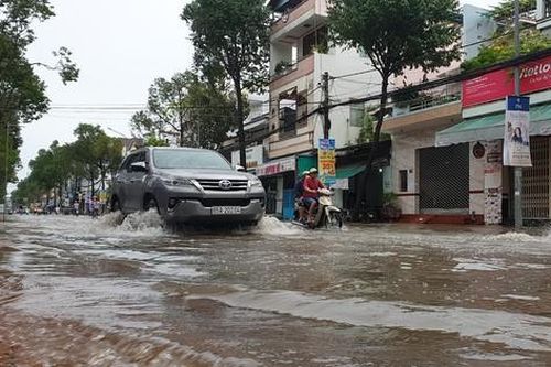 Triều cường dự báo tái lập mốc kỷ lục, Cần Thơ họp bàn cách ứng phó