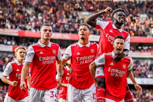 Đánh bại Liverpool, Arsenal đòi lại ngôi số 1