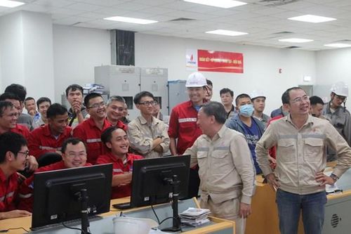 Tổ máy 2 Nhiệt điện Thái Bình 2 hòa lưới điện lần đầu bằng dầu thành công