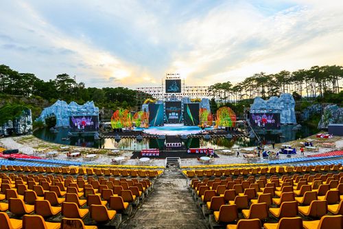 Sân khấu hoành tráng của đêm bán kết Hoa hậu Biển đảo Việt Nam 2022