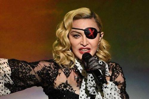 Madonna úp mở mình là người đồng tính