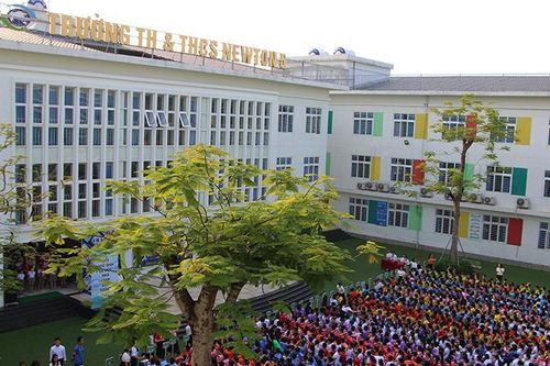 Hà Nội: Nhiều học sinh bị dị ứng sau khi nhà trường phun thuốc muỗi