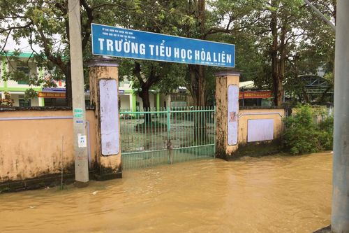 Học sinh 28 trường ở vùng thấp trũng của Hòa Vang nghỉ học do ngập cục bộ