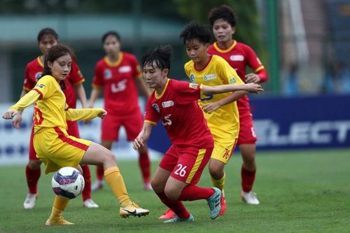 Tp Hồ Chí Minh I thắng đậm đội bóng cùng thành phố, củng cố ngôi đầu