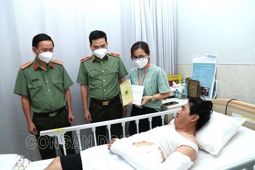 Yêu cầu 'quái xế' dừng xe, một CSGT ở Đồng Nai bị tông trọng thương