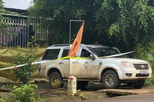 Người đàn ông bắn chết con riêng của vợ rồi tự sát
