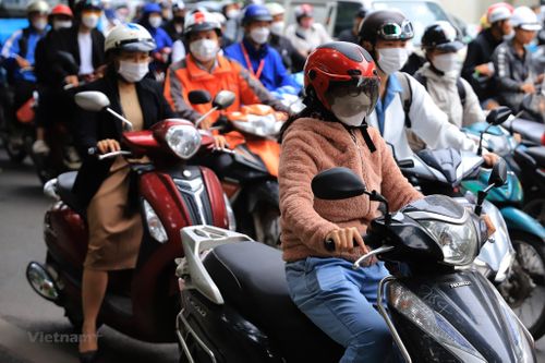 Ghi nhận hình ảnh Thủ đô đón đợt không khí lạnh đầu tiên trong năm