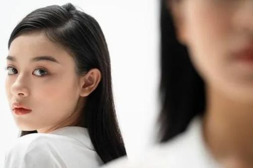 Tập hồ sơ chị chồng để quên khiến tôi lặng người
