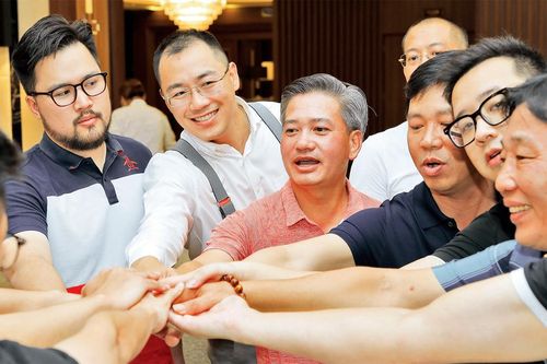 Ngọn lửa kinh doanh chưa bao giờ ngừng cháy