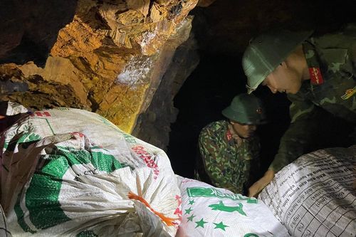 Lai Châu huy động hơn 400 cán bộ, chiến sĩ triệt phá nhiều hầm vàng trái phép