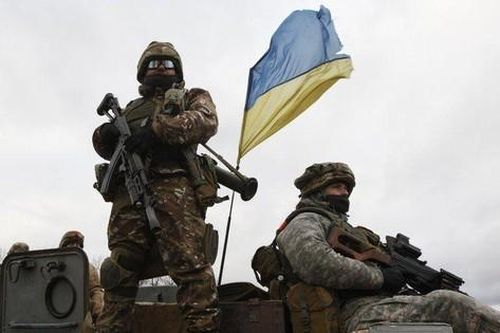 Ukraine tuyên bố củng cố lực lượng sau khi hứng 'mưa' tên lửa