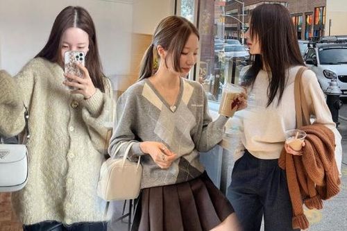 Cứ mặc vào là béo, giá mà tôi biết 5 mẹo diện áo len này sớm hơn