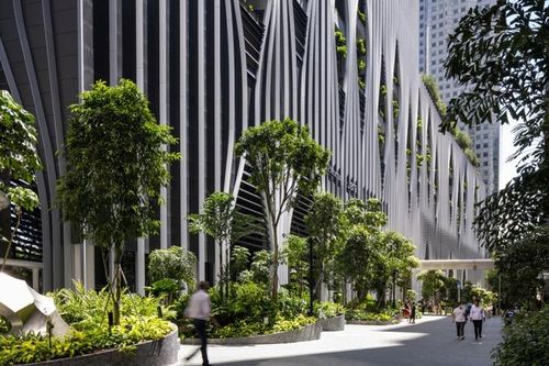 Khu vườn thẳng đứng mát mắt trong tòa tháp cao thứ 2 của Singapore