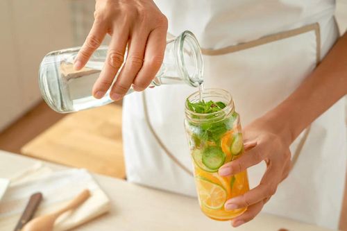 Đừng cố giảm cân từ detox