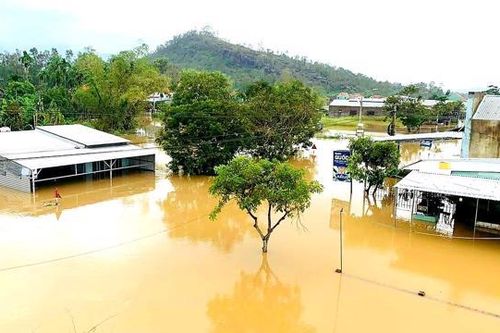 Thiệt hại gia tăng do mưa lũ lớn kéo dài tại các tỉnh miền Trung