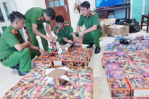 Phá đường dây mua bán pháo trái phép quy mô lớn