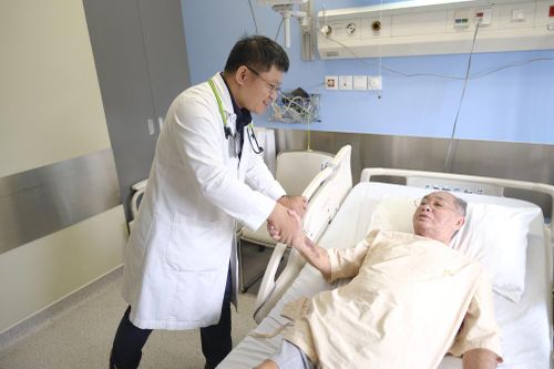 Bệnh viện FV đặt thành công máy tạo nhịp tim không dây cảm biến buồng nhĩ