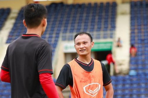 HAGL đá với SLNA trên sân Plei-ku: Kẻ khốn gặp kẻ khó