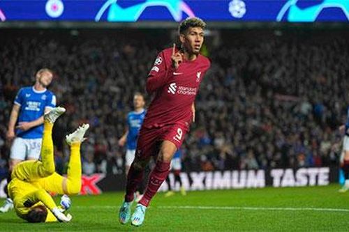 Firmino vượt qua kỷ lục của Steven Gerrard