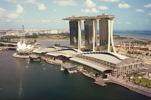 Tiền đang đổ về Singapore