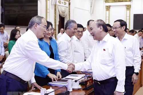 Chủ tịch nước Nguyễn Xuân Phúc: TP Hồ Chí Minh cần phát triển xứng tầm đầu tàu kinh tế