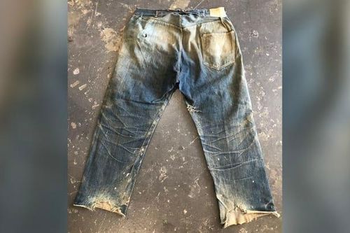Quần jean Levi's từ thế kỷ 19 được bán với giá hơn 87.000 USD