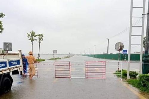 Thừa Thiên-Huế đưa hơn 37.000 người dân vùng sạt lở, ngập lũ đi lánh nạn