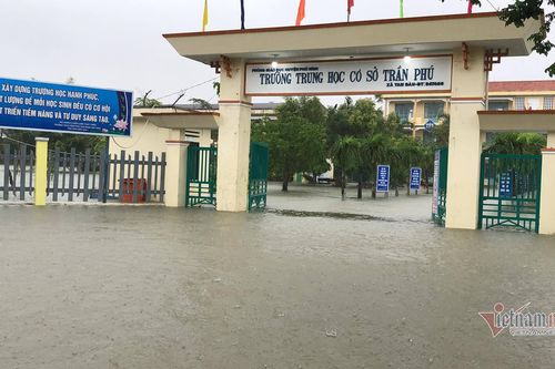 Quảng Nam cho học sinh nghỉ học để ứng phó bão số 5 và mưa lũ