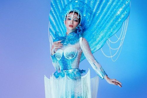 The Miss Globe 2022: Lâm Thu Hồng diện trang phục dân tộc nặng hơn 25kg