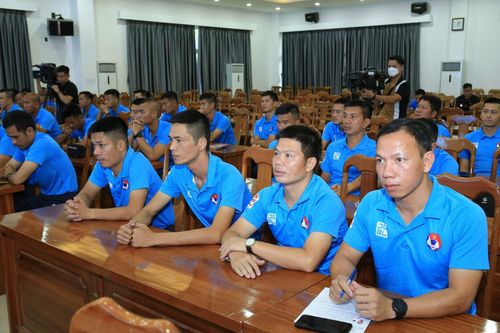 Nếu trọng tài vẫn kém cỏi, V.League lắp VAR chỉ tốn tiền và cãi to