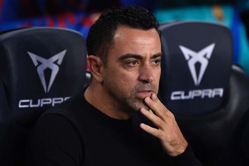 Xavi không còn đường lùi