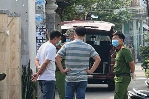 Người đàn ông nằm chết trên ngôi mộ ở TP.HCM