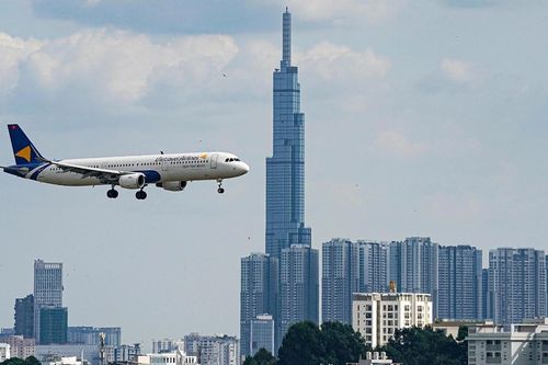 Chặng TP.HCM - Hà Nội lọt top 4 đường bay đông khách nhất thế giới