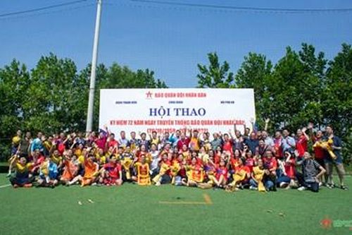 Báo Quân đội nhân dân tổ chức hoạt động thể thao chào mừng ngày truyền thống