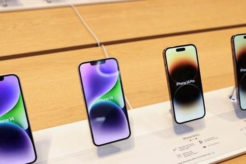 Tòa án Brazil phạt Apple, yêu cầu bán iPhone kèm bộ sạc