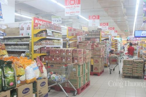 Thừa Thiên Huế đảm bảo cung ứng hàng hóa thiết yếu trong mưa lũ